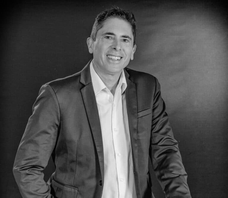 Christian Duarte, retrato en blanco y negro